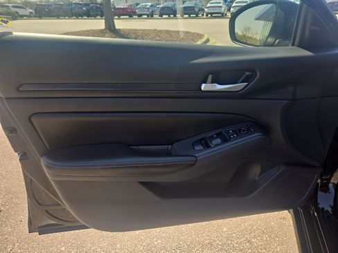 Used 2025 Nissan Altima 2.5 SV image 17