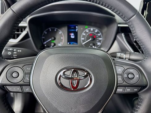 Used 2025 Toyota Corolla SE image 16