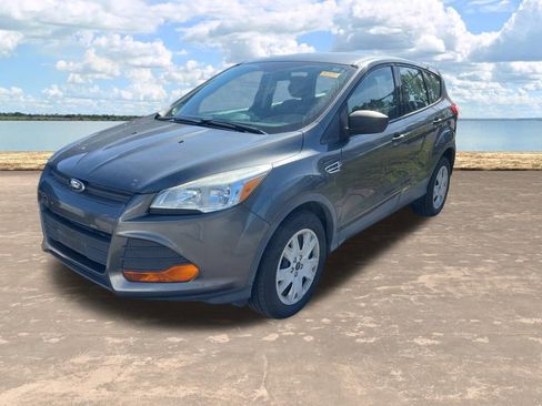 Used 2016 Ford Escape S image 2