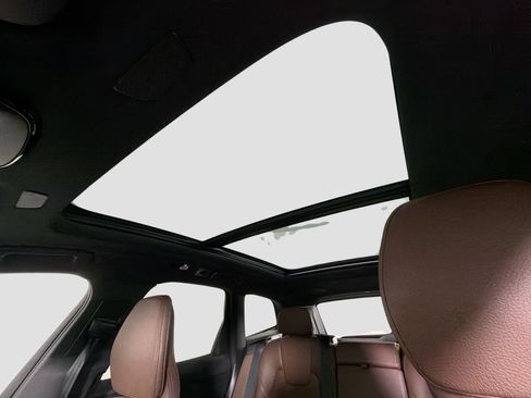 Certified 2023 Volvo XC60 B5 Plus w/ Climate Package FWD image 21