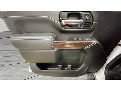 Used 2023 GMC Sierra 3500 SLT w/ SLT Convenience Package image 17