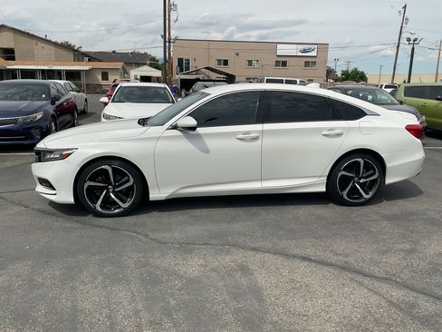 Used 2020 Honda Accord Sport image 4