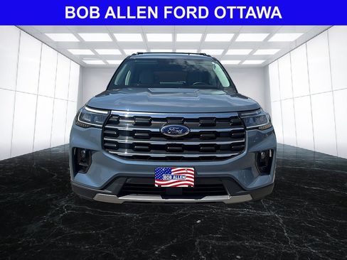 Used 2025 Ford Explorer Active w/ Active Comfort Package AWD/4WD image 9
