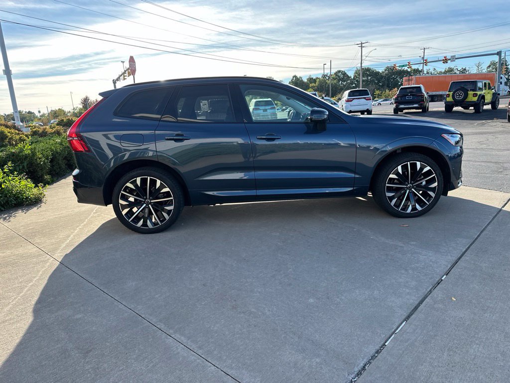 Certified 2026 Volvo XC60 B5 Ultra AWD/4WD image 4