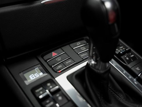 Used 2016 Porsche Macan Turbo AWD/4WD image 50
