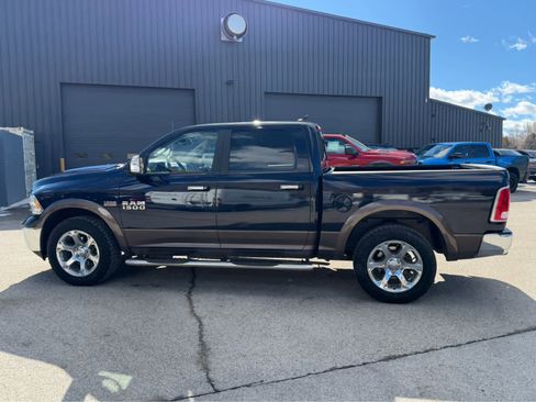 Used 2017 RAM 1500 Laramie w/ Convenience Group image 20