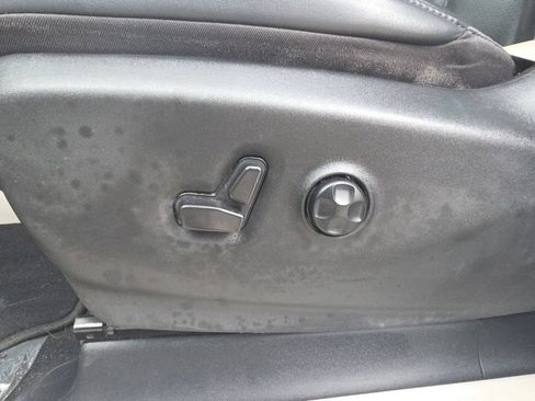 Used 2023 Chrysler Pacifica Touring-L FWD image 13