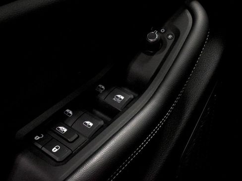 Used 2023 Jeep Grand Cherokee Altitude AWD/4WD image 25