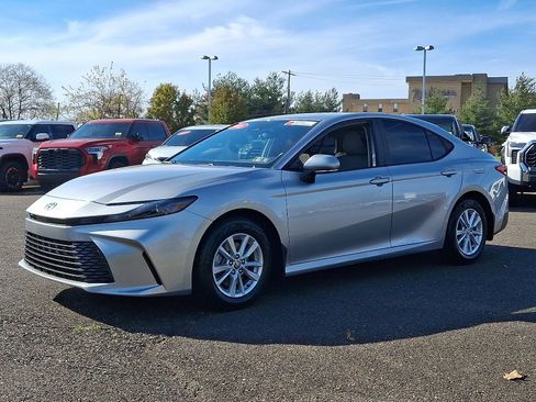 Certified 2025 Toyota Camry XSE image 3