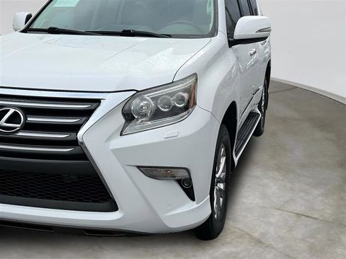 Used 2015 Lexus GX 460 image 35