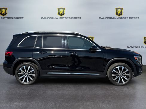 Used 2022 Mercedes-Benz GLB 250 w/ Premium Package Lite image 6