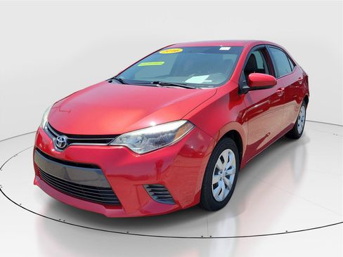 Used 2016 Toyota Corolla LE FWD image 2