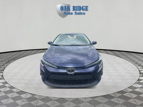 Used 2020 Toyota Corolla LE FWD image 2