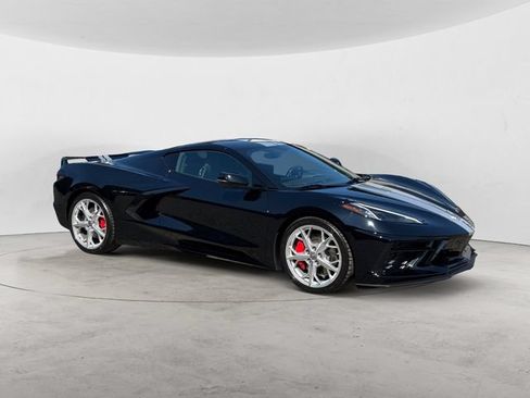 Used 2023 Chevrolet Corvette Stingray Premium Cpe w/ Z51 Performance Package RWD image 3