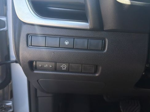 Used 2023 Nissan Rogue SV AWD/4WD image 21