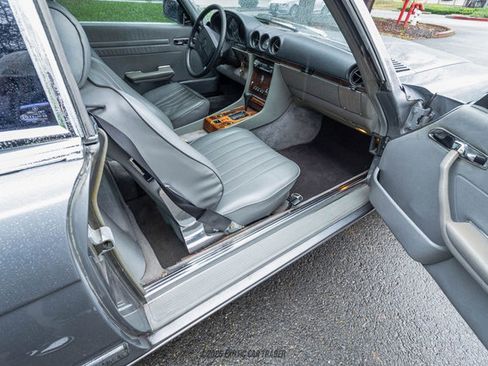 Used 1987 Mercedes-Benz 560 SL image 32