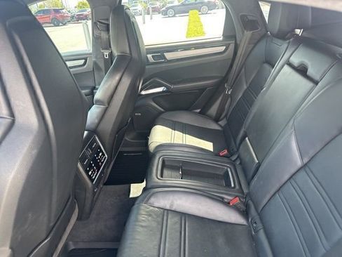 Used 2020 Porsche Cayenne Turbo AWD/4WD image 9