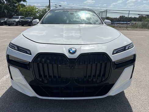 Used 2024 BMW i7 xDrive60 w/ M Sport Package RWD image 2