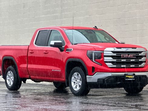 Certified 2022 GMC Sierra 1500 SLE image 2