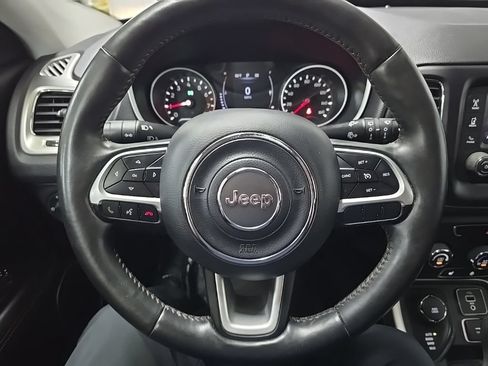Used 2018 Jeep Compass Latitude w/ Cold Weather Group AWD/4WD image 18