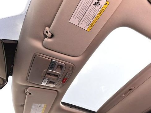 Used 2025 Kia Telluride S FWD image 23