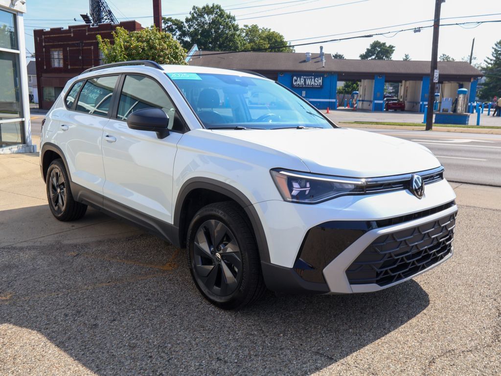 Used 2025 Volkswagen Taos S FWD image 7