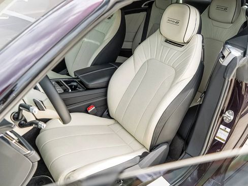 Used 2024 Bentley Continental GT V8 image 31