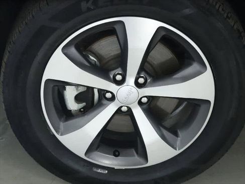 Certified 2021 Jeep Cherokee Limited w/ Elite Package image 39