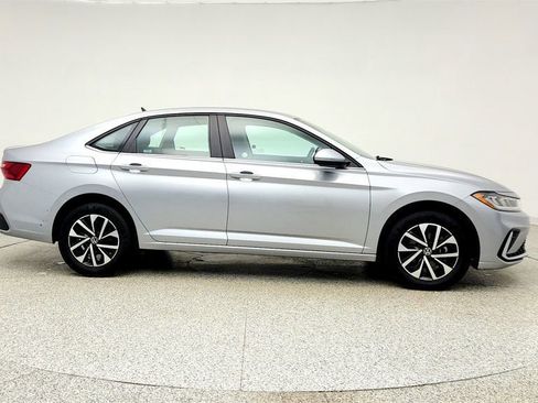 Used 2025 Volkswagen Jetta S FWD image 4