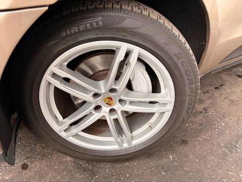 Used 2017 Porsche Macan AWD/4WD image 98