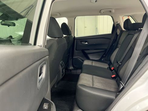 Used 2024 Nissan Rogue SV image 22
