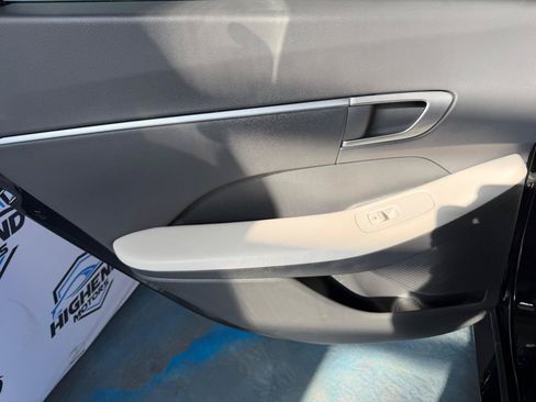 Used 2025 Hyundai Sonata SEL FWD image 17