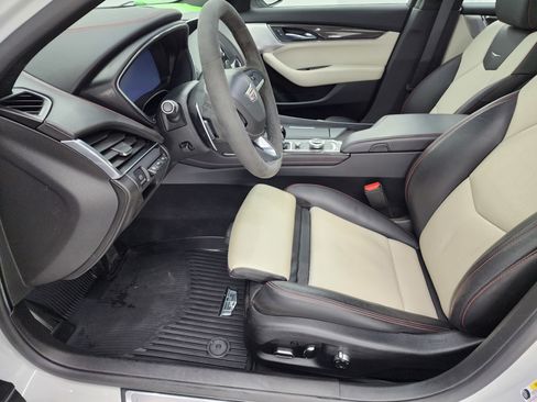 Used 2021 Cadillac CT5 V w/ Premium Package image 8