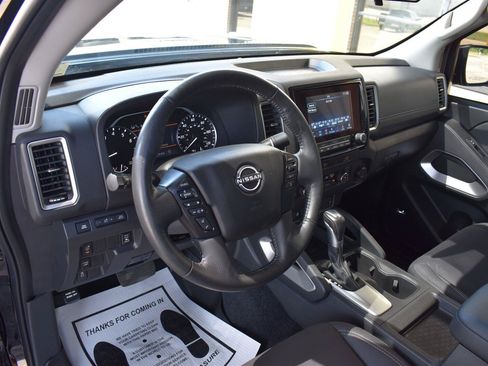 Used 2024 Nissan Frontier SV w/ SV Convenience Package RWD image 30