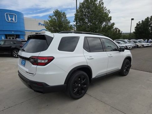 New 2026 Honda Pilot Black Edition image 3