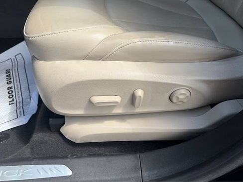 Used 2017 Buick Envision Essence FWD image 17