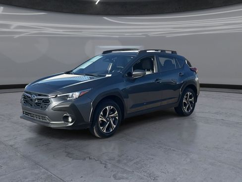Used 2024 Subaru Crosstrek 2.0i Premium AWD/4WD image 3