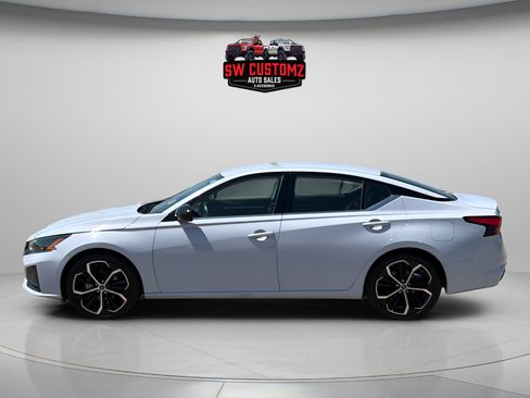 Used 2025 Nissan Altima 2.5 SR FWD image 4