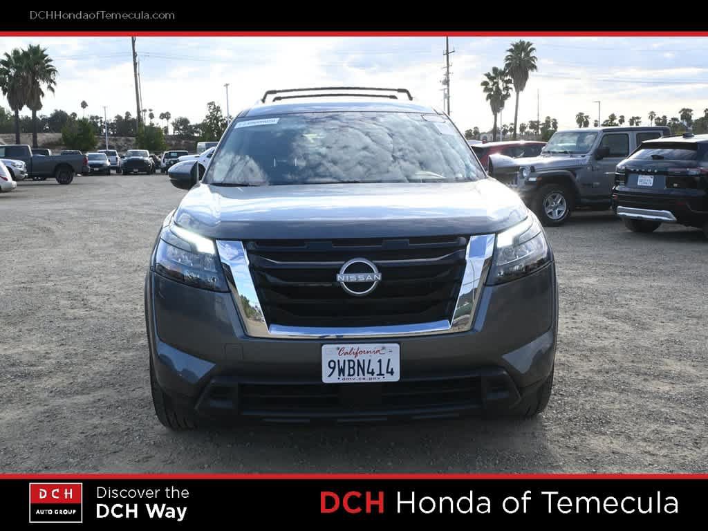 Used 2025 Nissan Pathfinder SV FWD image 2