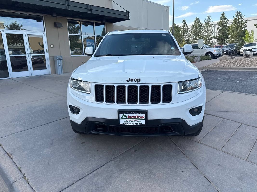 Used 2014 Jeep Grand Cherokee Laredo w/ Security & Convenience Group AWD/4WD image 3