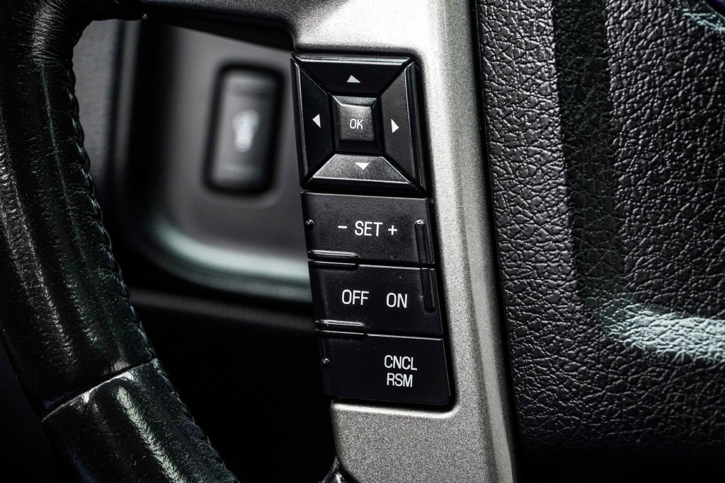 Used 2017 Ford Expedition Limited w/ Equipment Group 301A AWD/4WD image 34