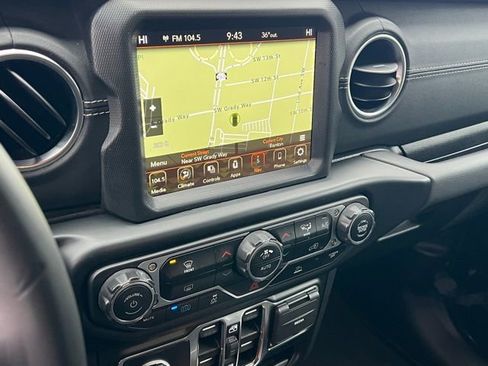 Used 2022 Jeep Wrangler Unlimited Sahara image 22