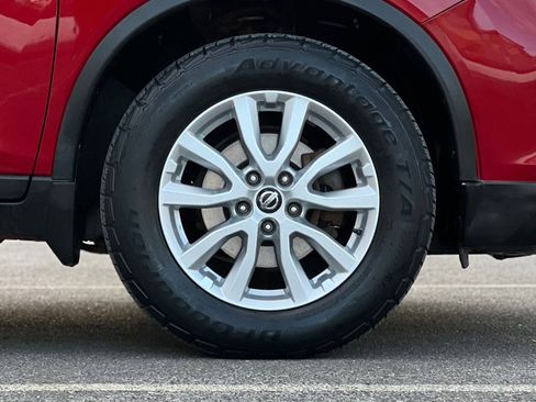 Used 2017 Nissan Rogue SV image 34