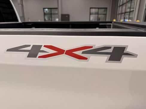 Used 2025 Chevrolet Silverado 1500 LT image 14