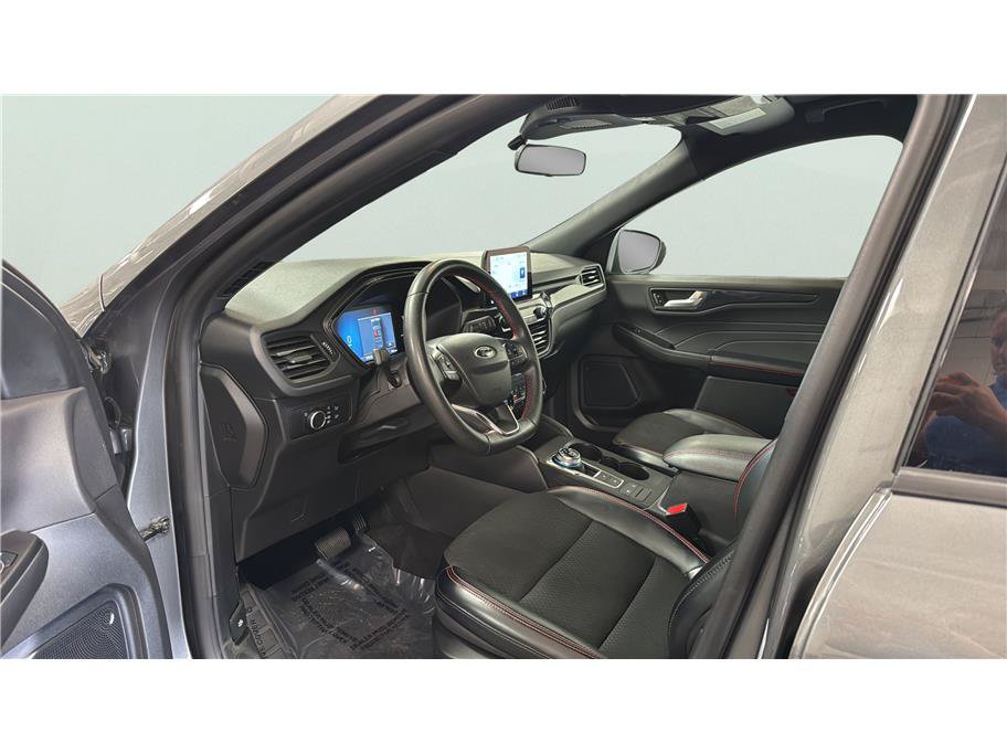Used 2025 Ford Escape ST-Line FWD image 9