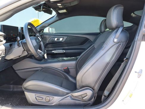 Used 2024 Ford Mustang Coupe RWD image 7