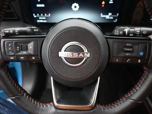 Certified 2025 Nissan Kicks SR FWD image 10