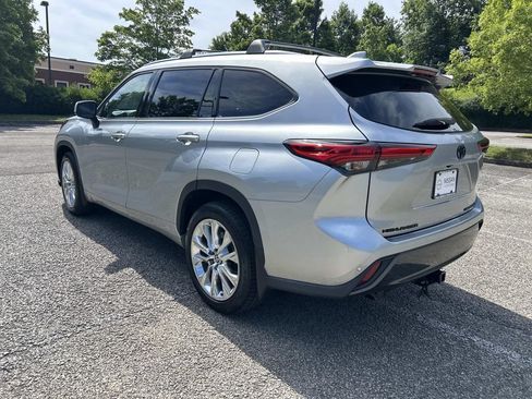 Used 2020 Toyota Highlander Limited AWD/4WD image 5