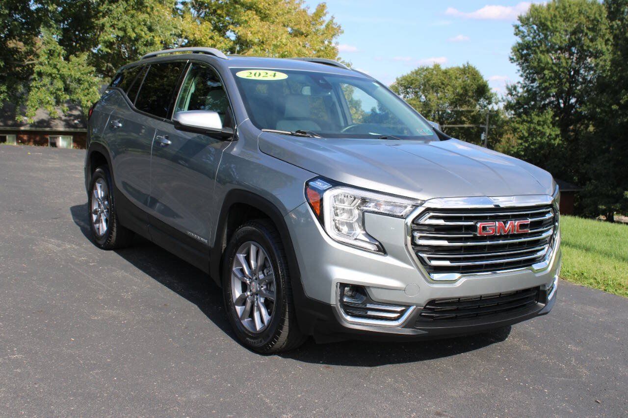 Used 2024 GMC Terrain SLT w/ Fleet Convenience Package AWD/4WD image 1
