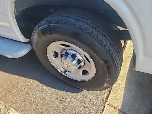 Used 2024 Chevrolet Express 2500 w/ Driver Convenience Package image 6